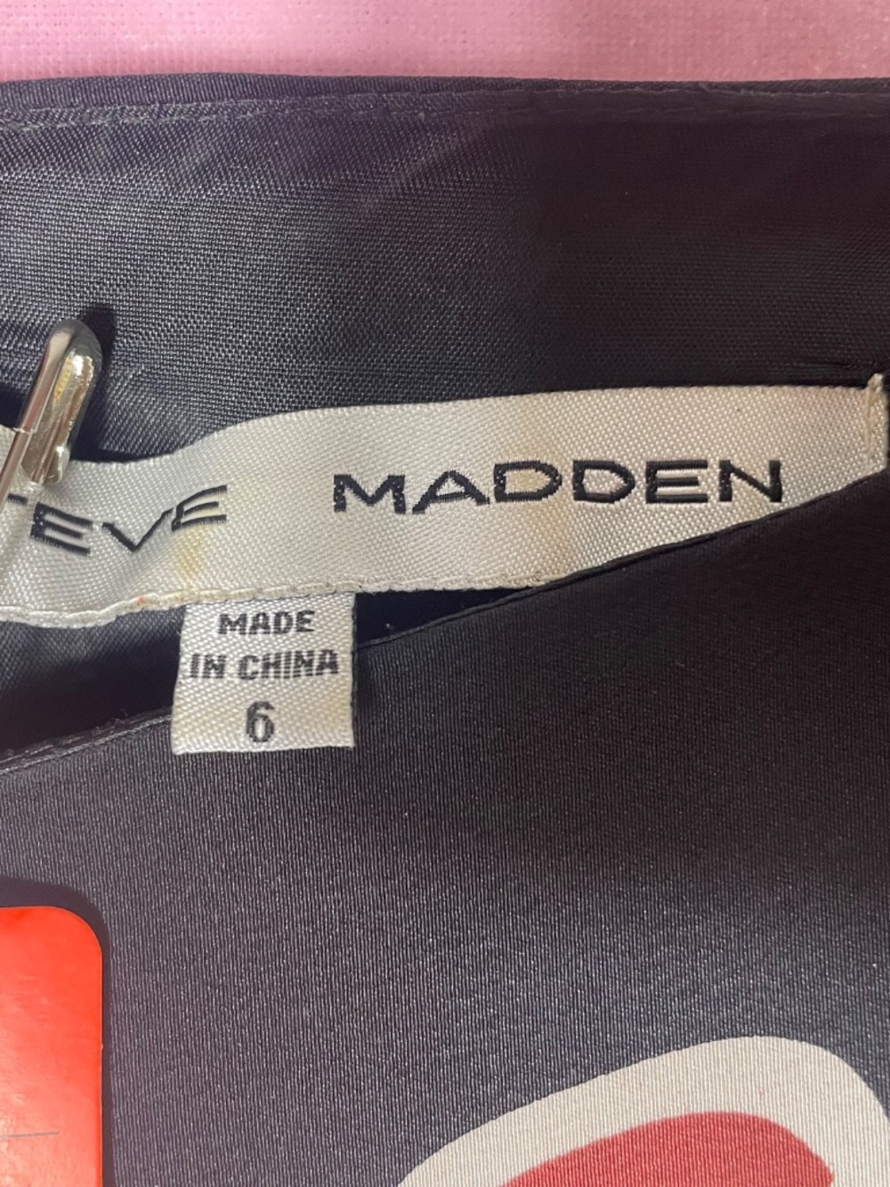 Retro Steve Madden shift dress, back zipper with button accent 3/4 sleeves - Picture 2 of 7